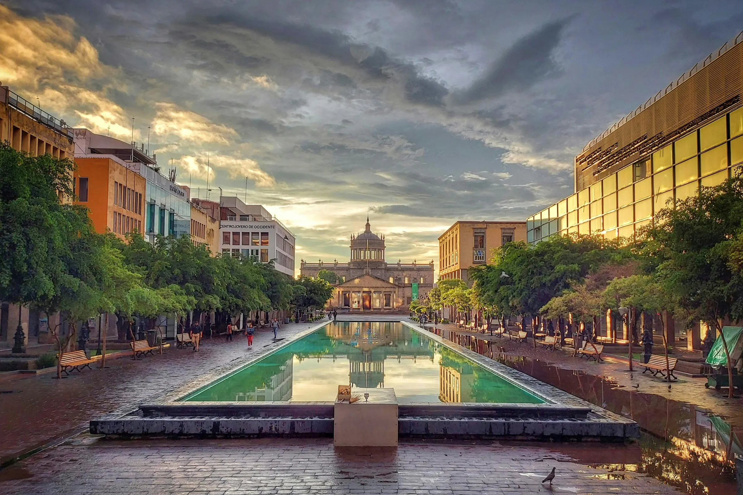 Desarrollo urbano y espacios corporativos en México